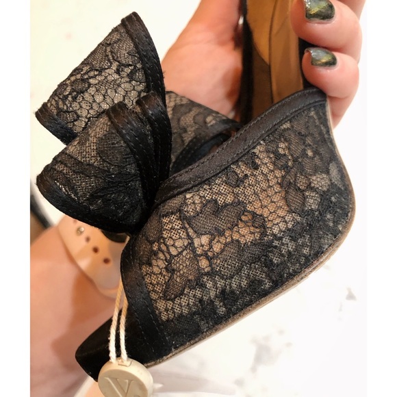 VALENTINO GARAVANI Black D’orsay Floral Lace Bow Peep Toe Satin Pumps SZ 36.5 - Picture 7 of 17